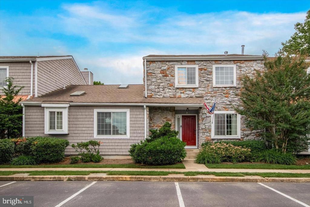 Photo - 4 Lantern Ln