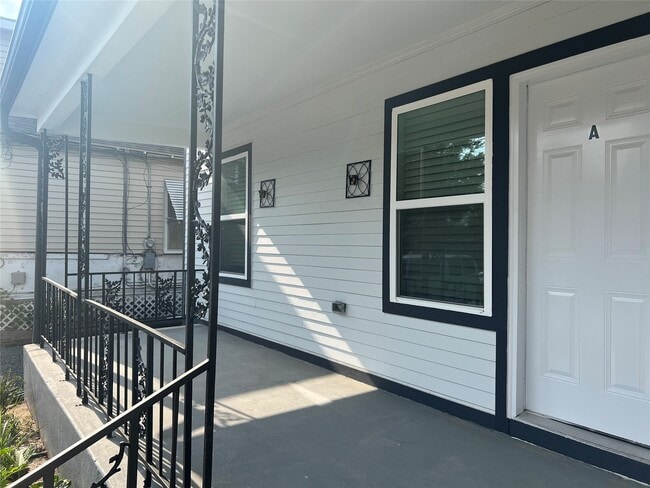 Photo - 220 Redan St