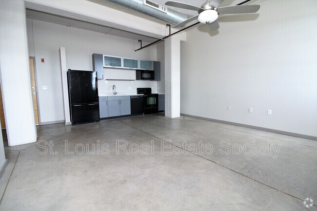 Building Photo - 8125 Michigan Ave Unit 206 Rental