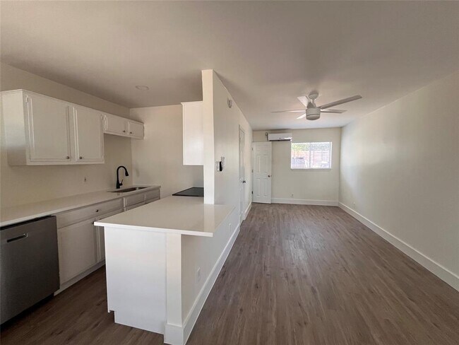 Photo - 4712 Depew Ave Unit 106