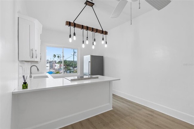 Photo - 12 18th St S