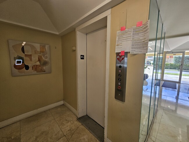 Photo - 3545 NE 167th St Unit 404