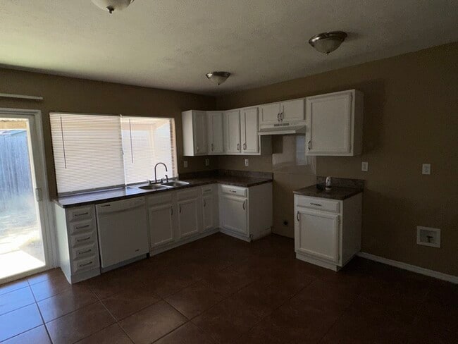 Photo - 6905 Blackberry Dr