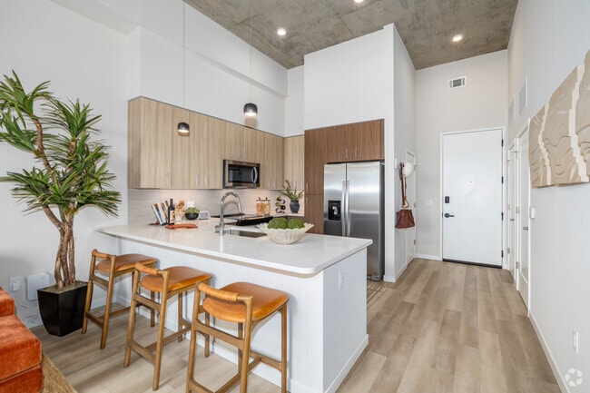 A2 1BR, 1BA - 728SF - Kitchen / Dining Area - Ten50