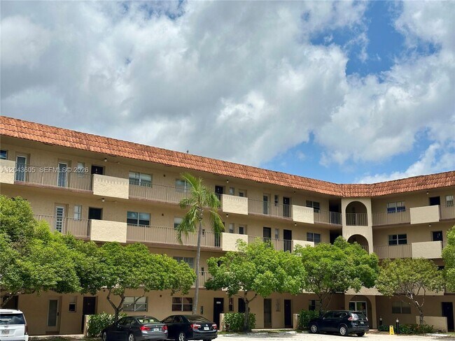 6201 N Falls Cir Dr Unidad 212