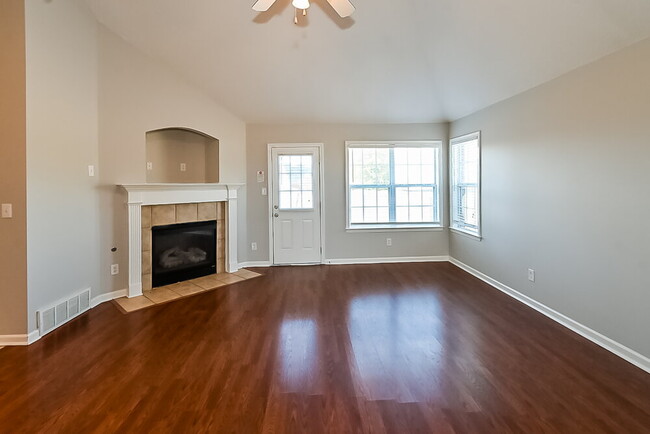 Photo - 7870 Nandina Cove