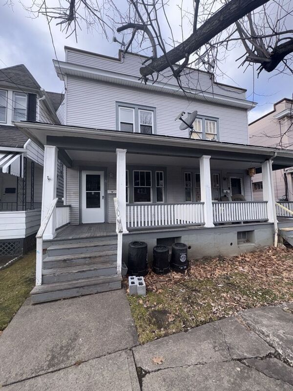 Building Photo - 27 Edison St