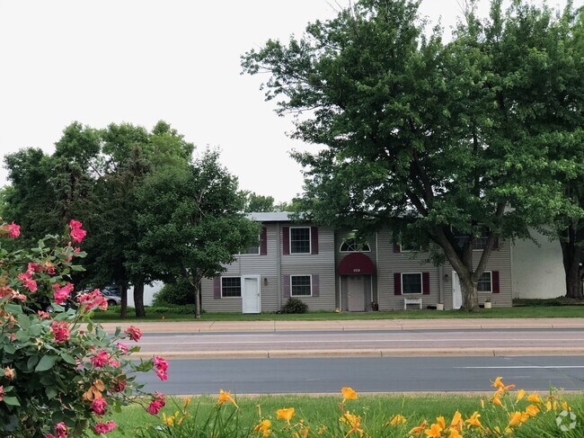 Building Photo - 1531 American Blvd E Rental