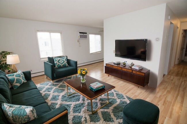 Photo - 2731 Pillsbury