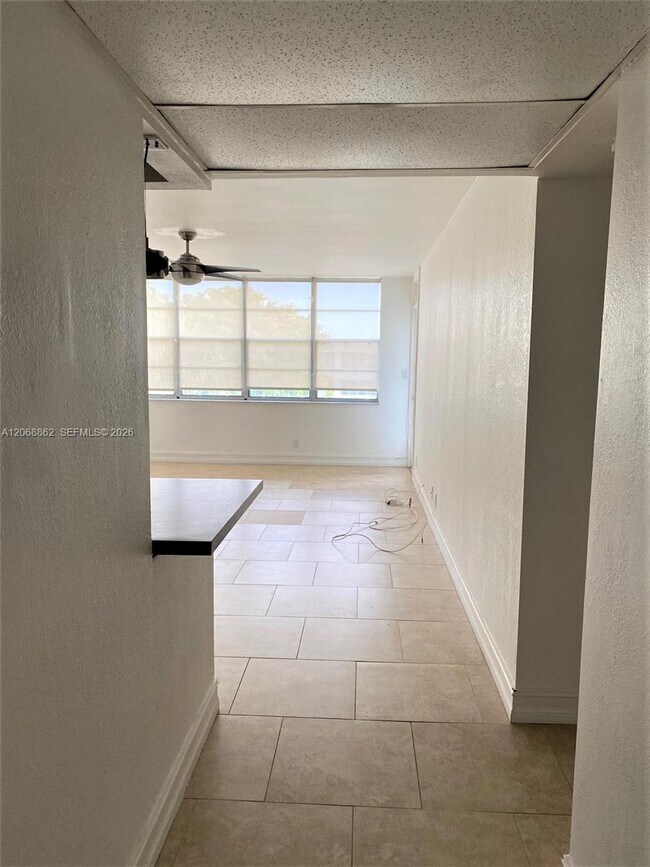 Photo - 2761 Taft St Unit 405