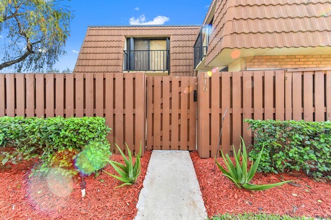 Photo - 146 Heritage Way