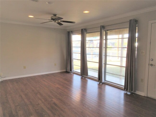 Photo - 2609 Hancock Dr