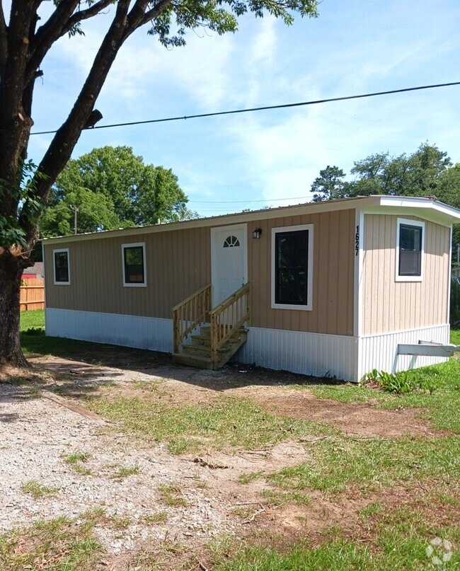 Building Photo - Renovated Two Bedroom Mobile Home for Rent...