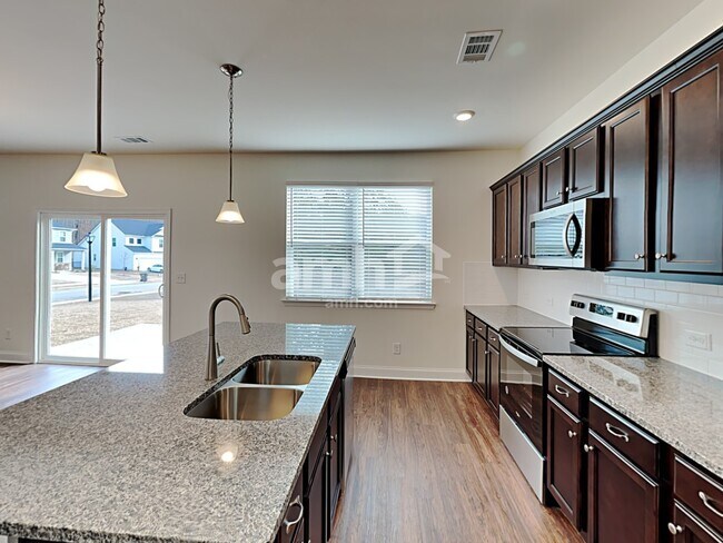 15705 Thomas Rd