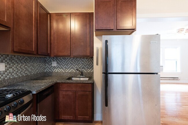 Photo - 3731 N Pine Grove Ave Unit 26-1W