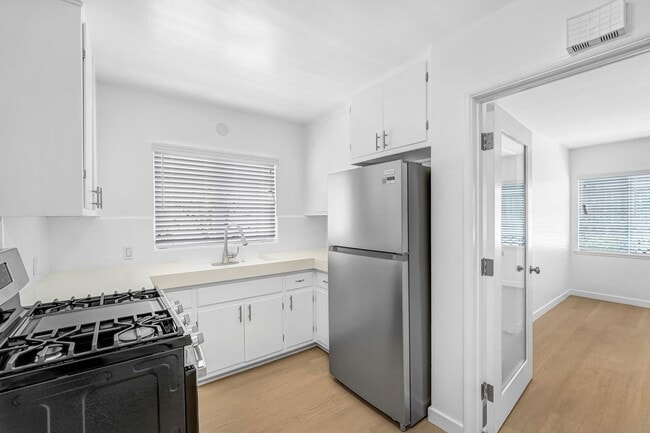 844 2nd St Unit B