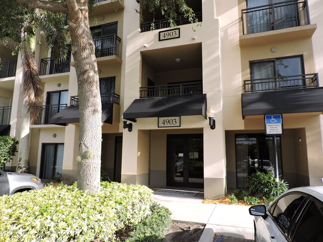 Building Photo - 4903 Midtown Ln Unit 4903 Midtown Ln