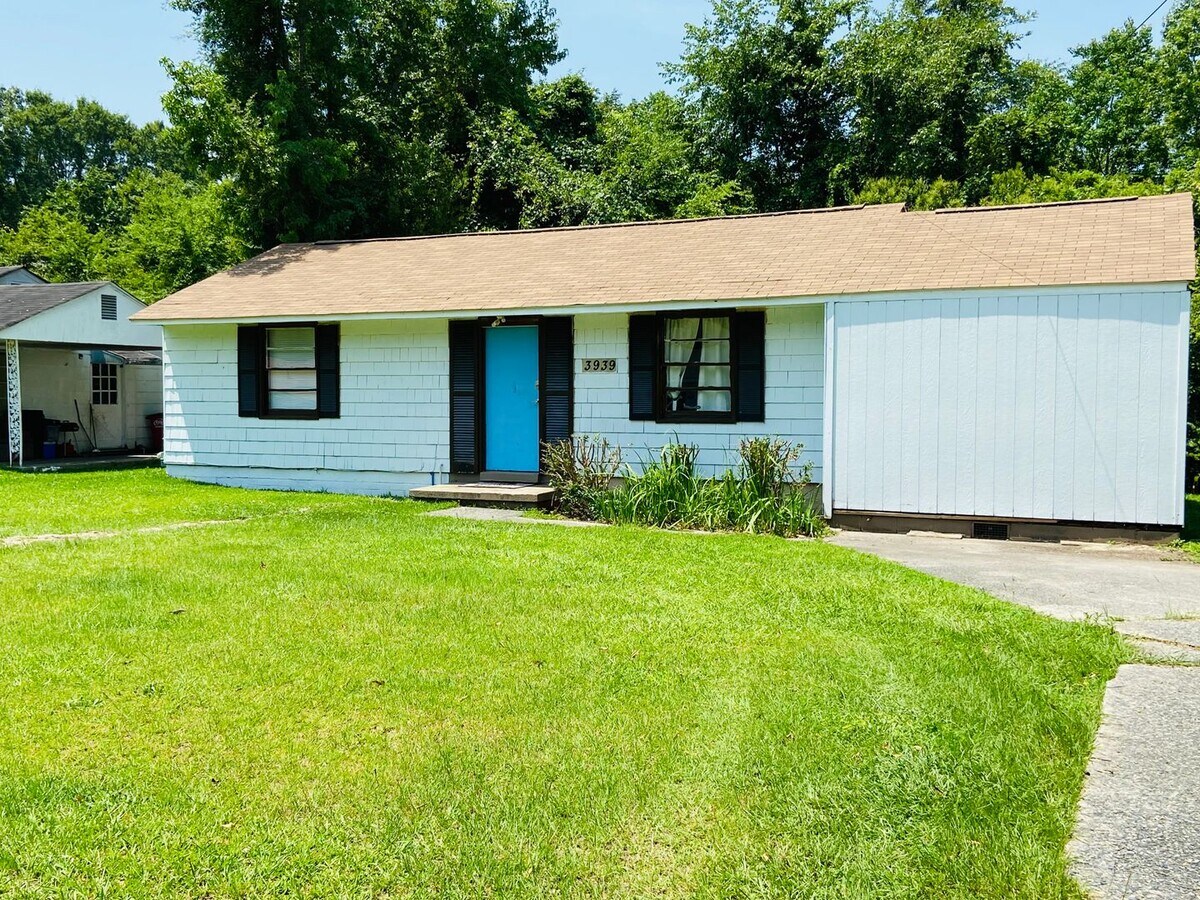 3 bedrooms/2 baths - 3 bedrooms/2 baths
