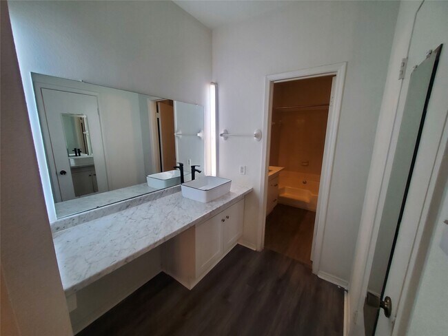 Photo - 17473 Red Oak Dr Unit 7473