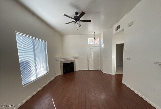 Photo - 2305 W Horizon Ridge Pkwy Unidad 2811