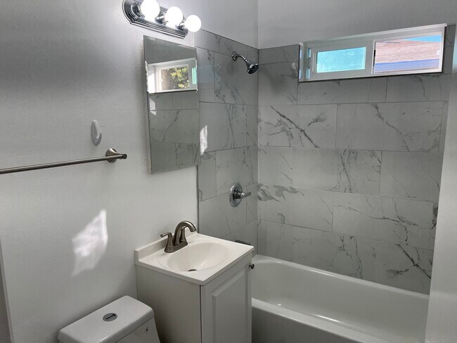 Photo - 37245 Locust St