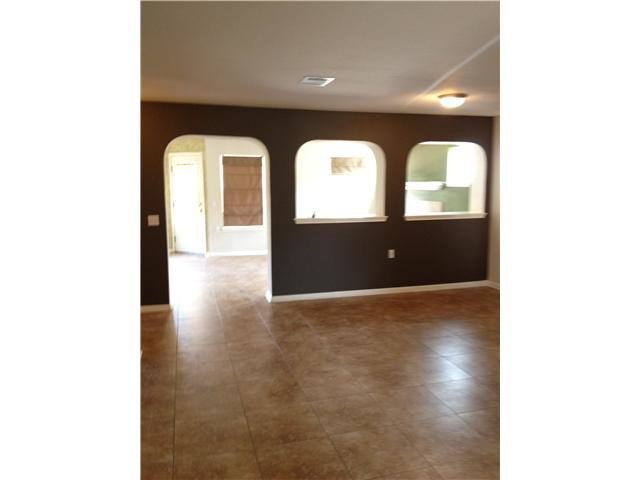 Photo - 511 Colonial Park Blvd