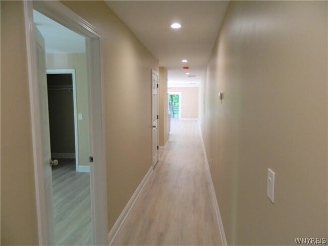 Photo - 417 Center St