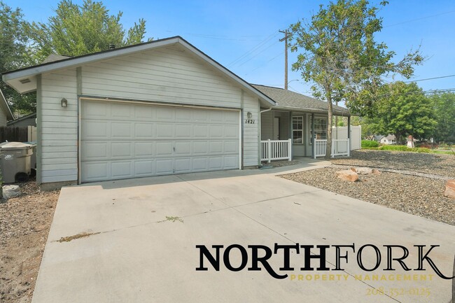 Building Photo - 1421 S Michigan Ln
