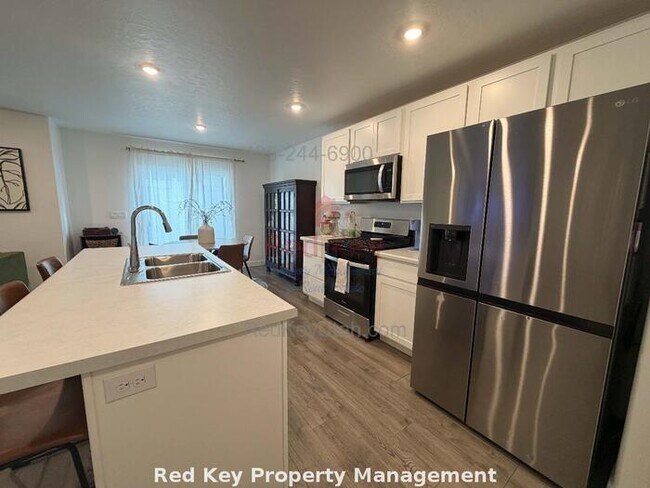 Photo - 1908 N Patchwork Ave