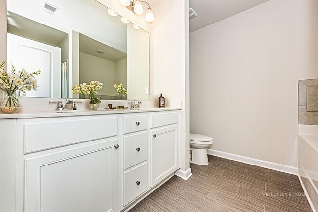 Photo - 3575 Saratoga Cir