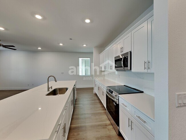 Photo - 5832 Vaes Dothrak St