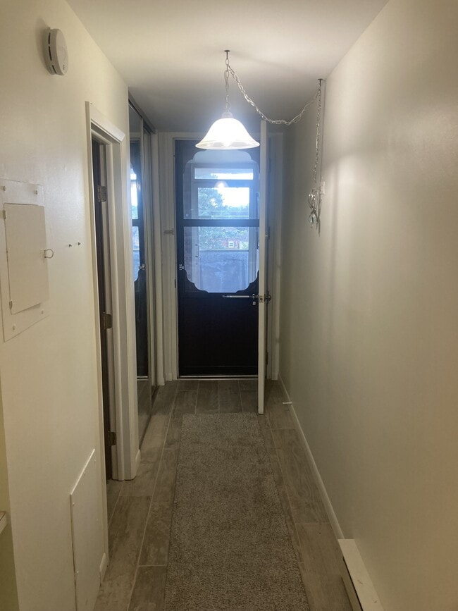 Building Photo - 2331 E Market St Rental