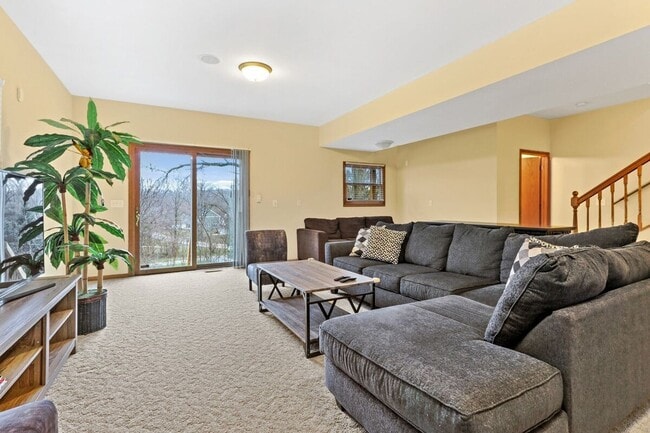 Building Photo - Lake Mary Dog-Friendly Furnished Home Avai...