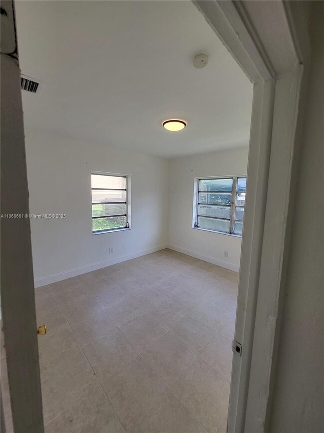 Photo - 642 NW 77th St