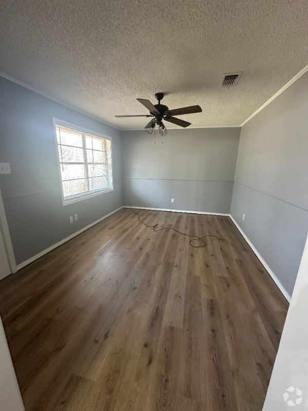 Building Photo - 202 Holly Ridge Dr Rental