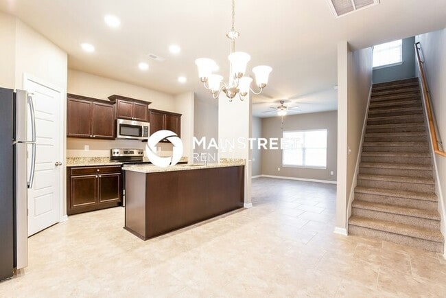 Photo - 4 Bedroom Pet-Friendly Home in La Vergne, TN with Main Street Renewal