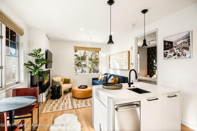 Photo - 501 W Main St Unit A101