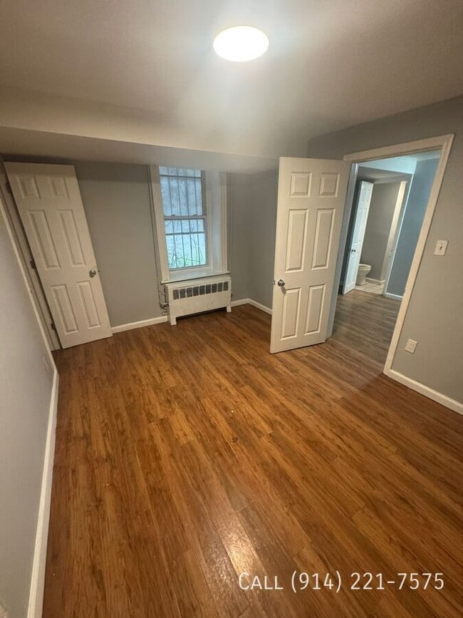 Building Photo - 151 School St