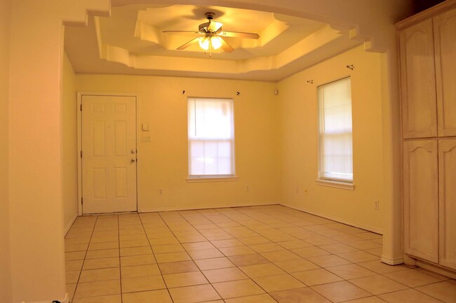 Photo - 2315 Moonlight Ln Unit 4