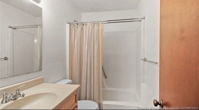 6808 Sugarbin Ln