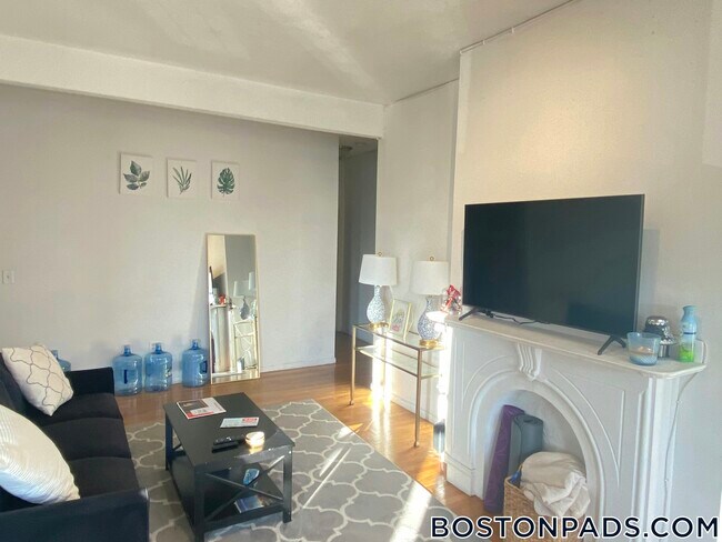 Photo - 23 Cortes St Unit 4
