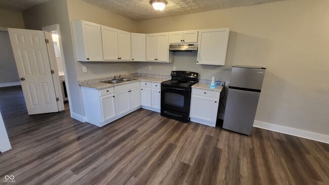 Photo - 3611 E Vermont St