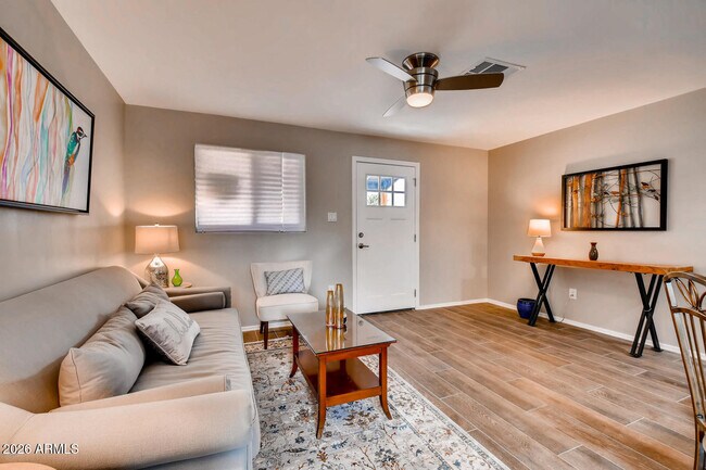 Photo - 1806 E Don Carlos