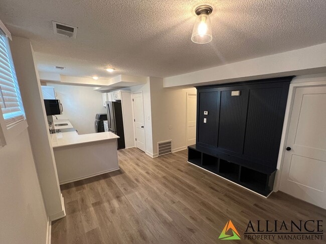 Building Photo - 1225 Bertrand St Unit D