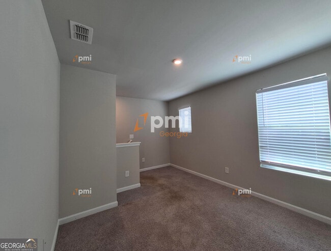 Photo - 255 Hawthorn Trail