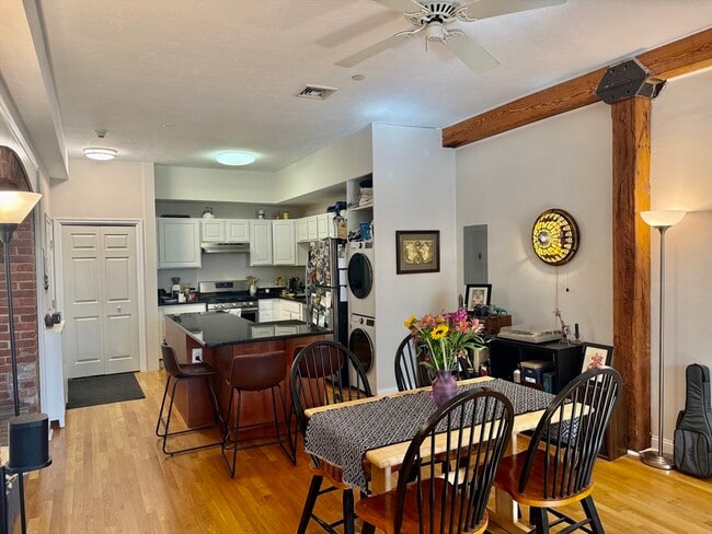 Photo - 253 Norfolk St Unidad 2-2