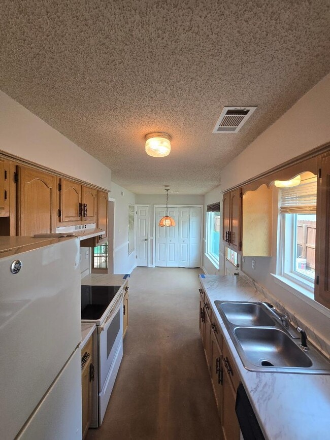 Photo - 4750 Crestfield Rd