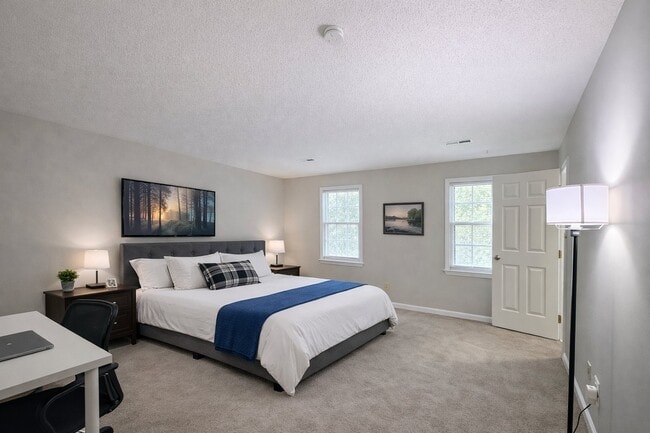 Building Photo - 5208 Windwood Ct