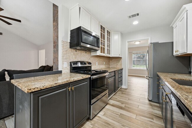 Photo - 4023 Broken Elm Dr