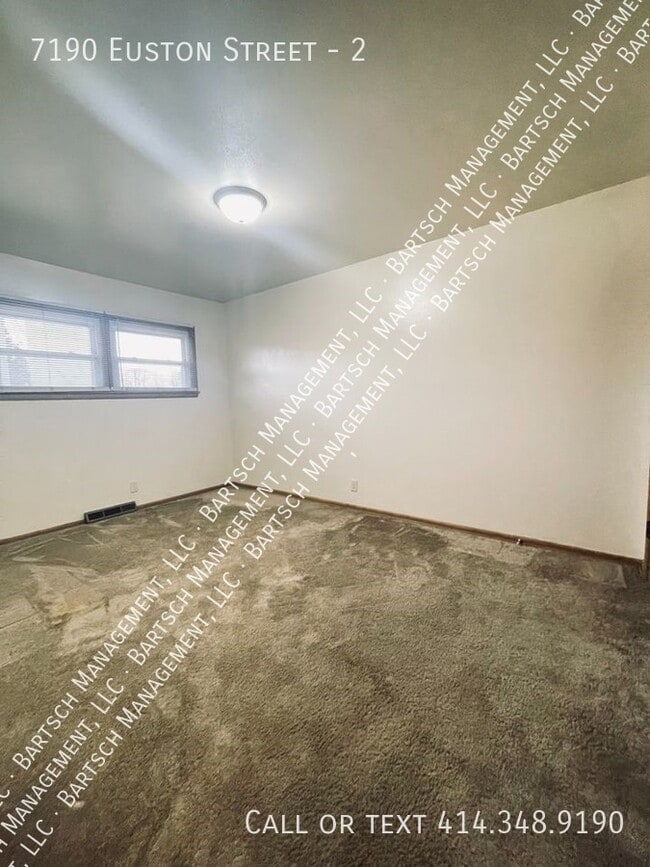 Photo - 7190 Euston St Unit 2
